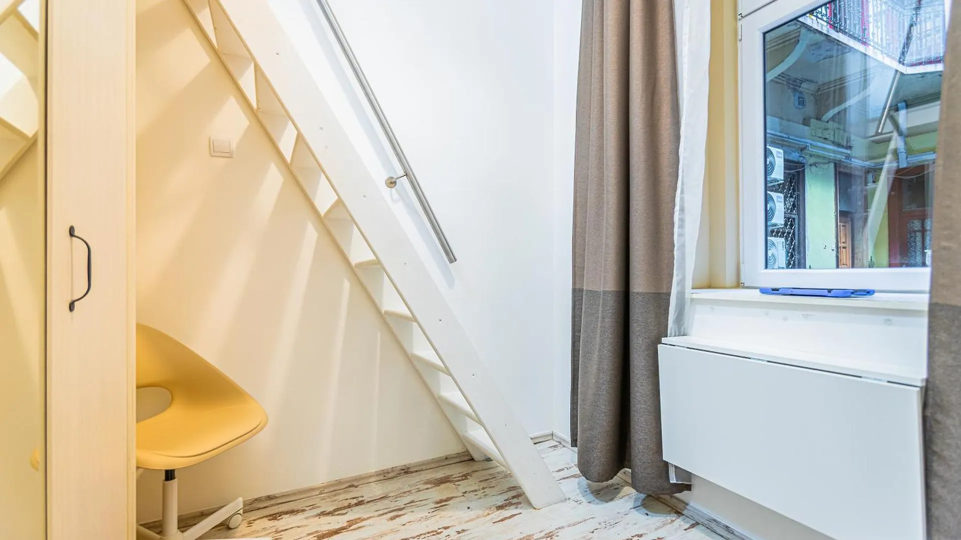 Lovolde Square - Next To Famous Andrassy Avenue Apartment Budapest