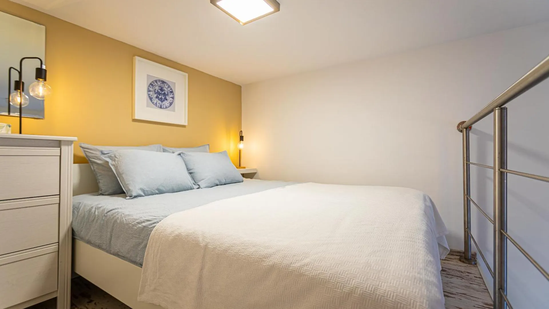 Lovolde Square - Next To Famous Andrassy Avenue Apartment Budapest