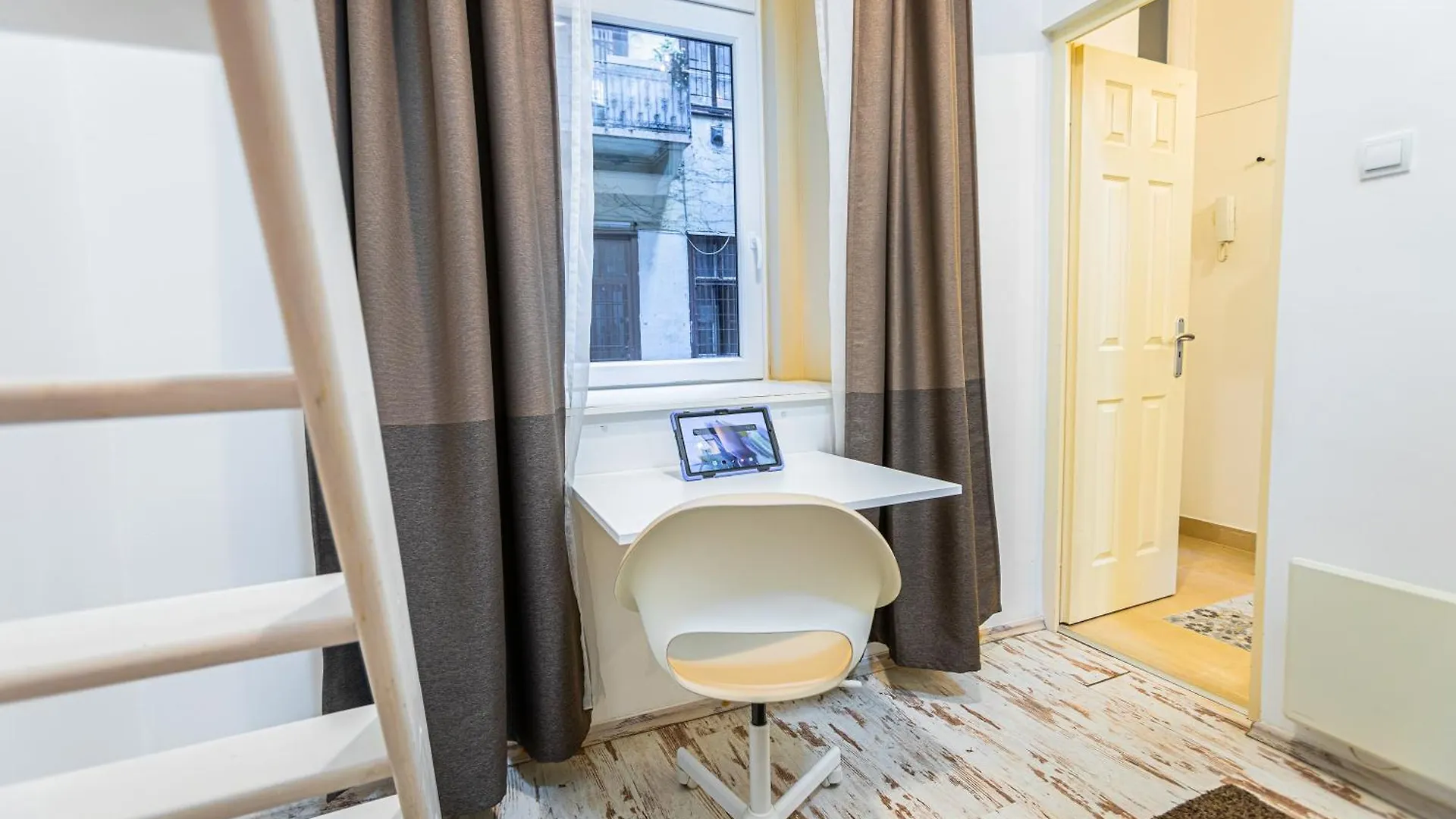 Lovolde Square - Next To Famous Andrassy Avenue Apartment Budapest